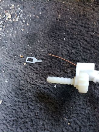 Missing end next to the adjustment screw