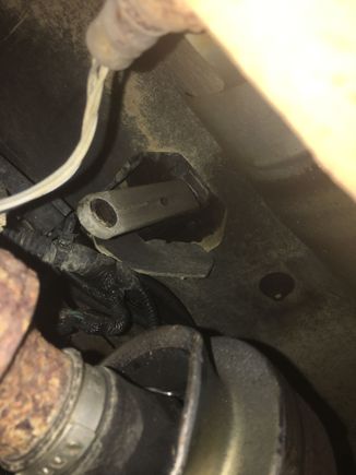 Shifter missing linkage rod.
