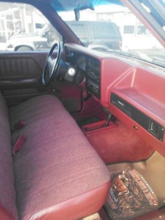 Ignore the Redneck floor mats..previous owner property! lol
