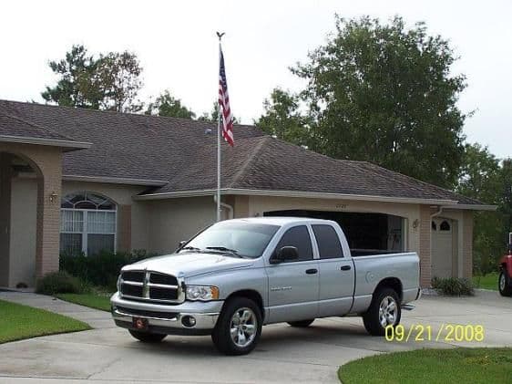 2004 4.7L 20in wheels (not my house btw)