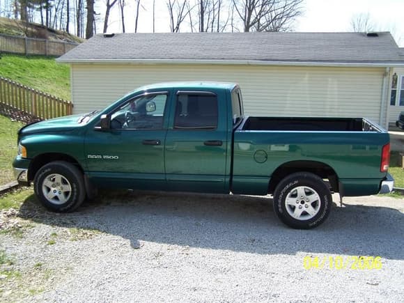 Ram 1500 4WD quad cab
5.9L V8 360