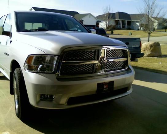 09 1500 Hemi 20's Sport Package / 506 watt Alpine / Rear camera with back-up assist / Tow package / Dual Climate Control / Dual exhaust