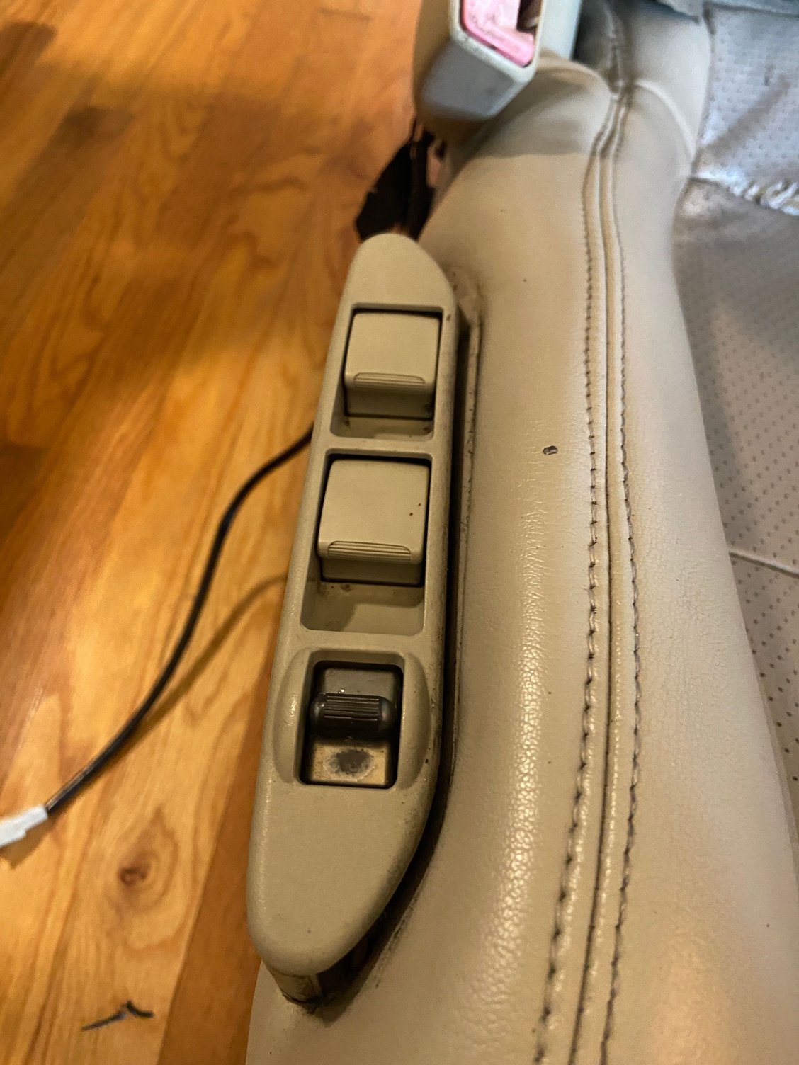 FS G35 Seats 04 Coupe front driver and passenger tan G35Driver