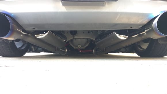 And here's an underbody shot. got some room to crank down the rear and get that exhaust on the ground lol