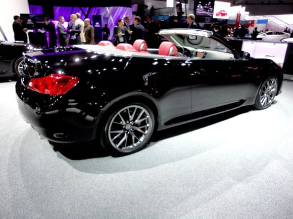 2012 Infiniti G37 Convertible 1