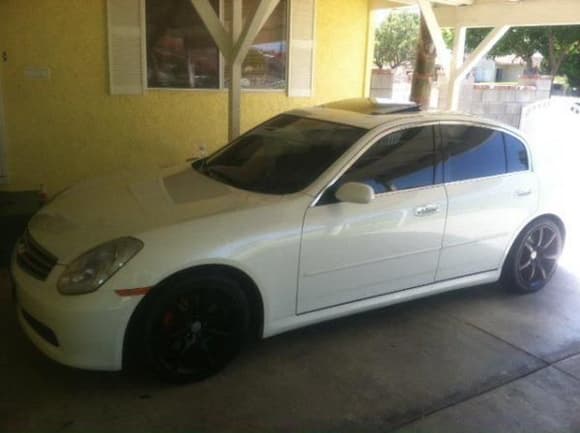 G35. CUSTOM WHEEL PAINT JOB.