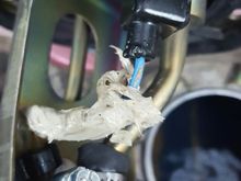 Hondabond fail. The cut wire is visible here as well.