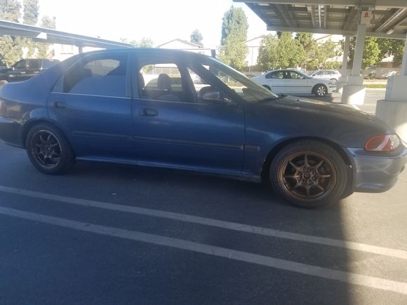 Installled passenger sideskirt too. The car looked weird without it. Finally coming together somewhat.