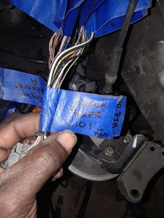 J32 c101 shock tower plug