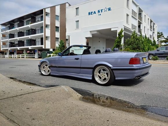 Another picture of my friends e36