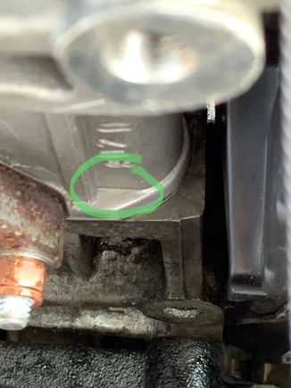 The oil builds up where it’s circled in green too. 
