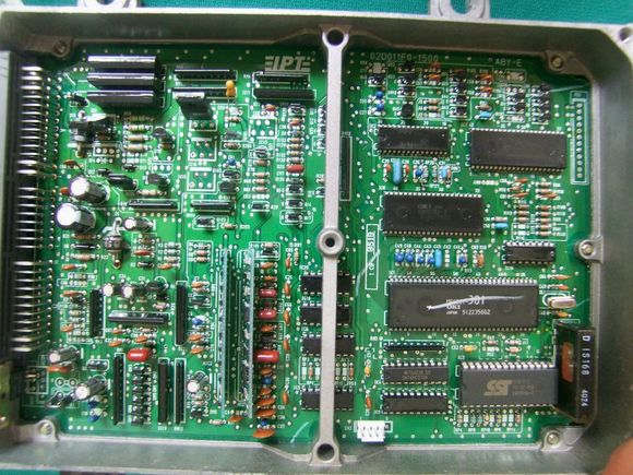 Here's the inside of the computer.  It looks pristine.  No burned capacitors et... 