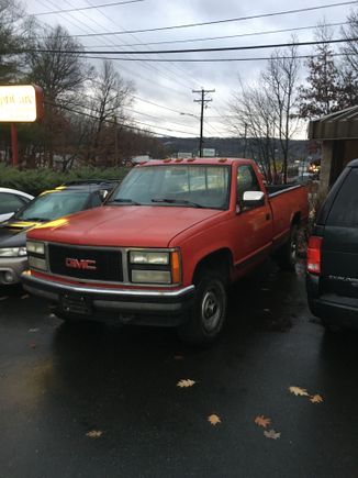 1990 Chevy K2500,125k orig miles,4x4 ,Half ton suspension,5.7l runs like a top.One owner! Asking 2600$