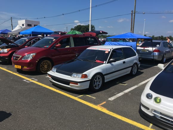 Guy basically had the same look as my car at the show lol. Great minds think alike. I was a little jealous of his carbon hood