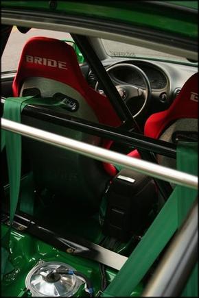 interior w/ non-srs R wheel