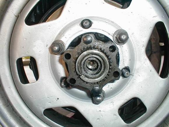 TRPR 4W HUB 23 - transaxle retracted into hub.