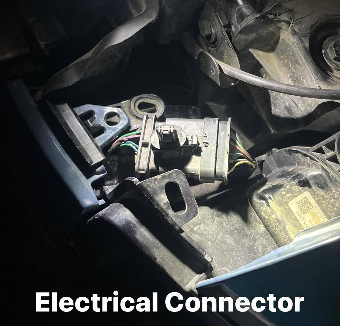 This connector for the front radar is fiddly.