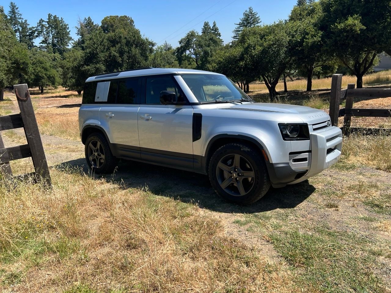 2021 Land Rover Defender - Looking For a Good Home - 2021 Defender 110 SE - Used - VIN SALEP7RU1M2041000 - 39,500 Miles - 6 cyl - AWD - Automatic - SUV - Silver - Los Gatos, CA 95033, United States
