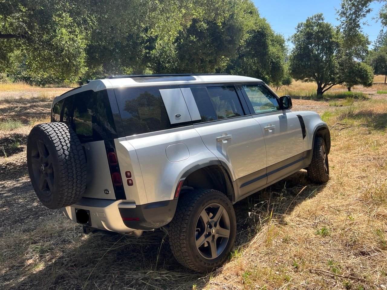 2021 Land Rover Defender - Looking For a Good Home - 2021 Defender 110 SE - Used - VIN SALEP7RU1M2041000 - 39,500 Miles - 6 cyl - AWD - Automatic - SUV - Silver - Los Gatos, CA 95033, United States