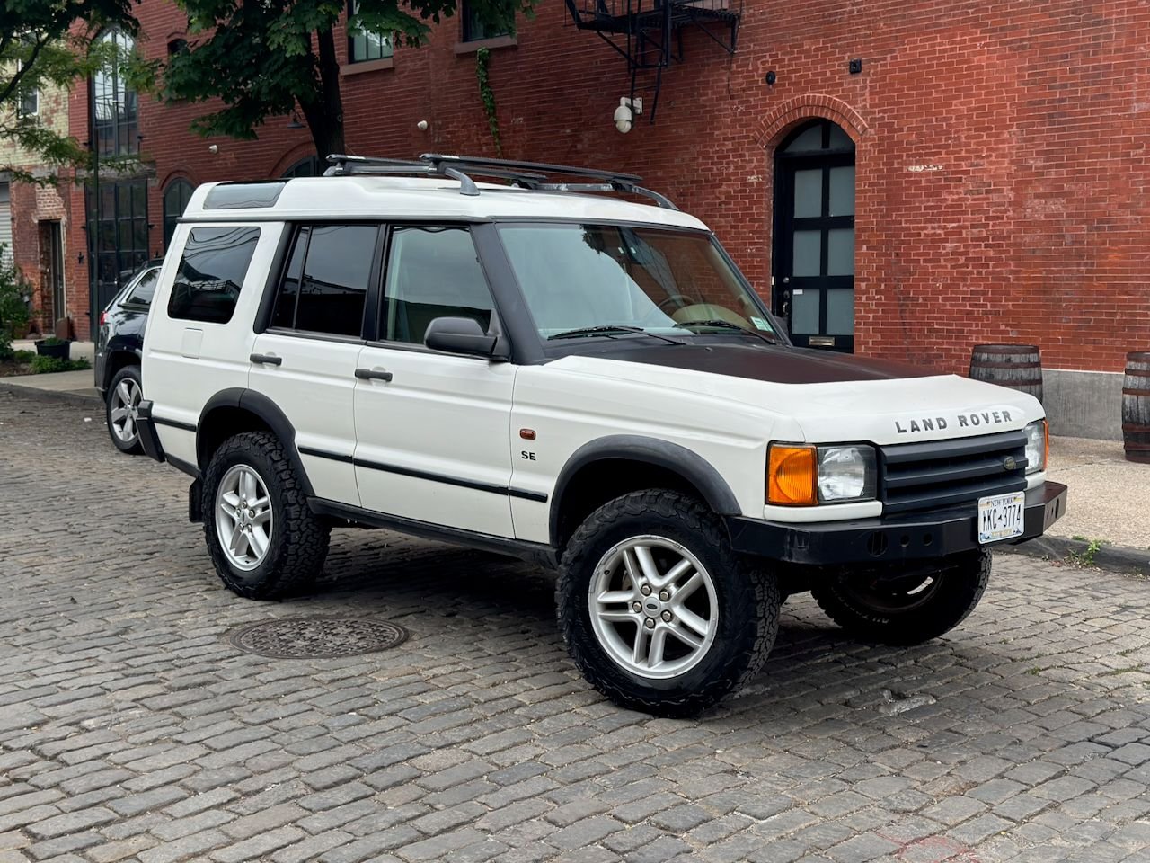 2002 Land Rover Discovery - 2002 Land Rover Discovery 2, well-maintained, upgraded and loved - Used - VIN SALTY12442A751572 - 127,000 Miles - 8 cyl - 4WD - Automatic - SUV - White - Brooklyn, NY 11233, United States