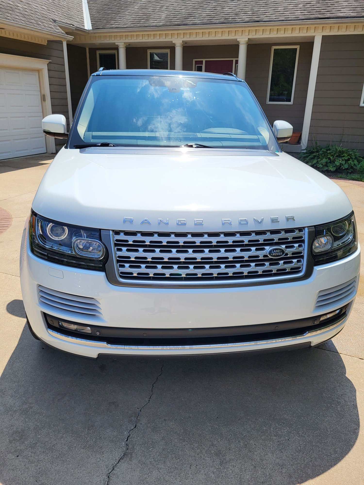 2014 Land Rover Range Rover - 2014 Supercharged with all the options of an Autobiography. - Used - VIN SALGS2EF1EA149934 - 129,000 Miles - 8 cyl - 4WD - Automatic - White - Lawrence, KS 66046, United States