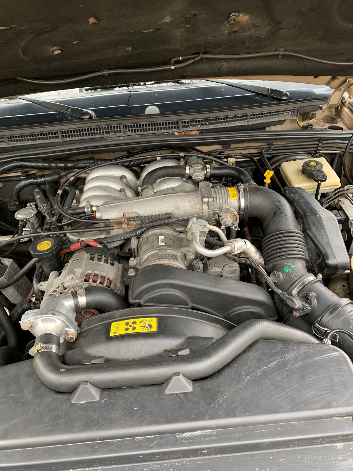 2004 Land Rover Discovery - 2004 Land Rover Discovery SE7 - Used - VIN Saltw194x4a864795 - 150,000 Miles - 8 cyl - 4WD - Automatic - SUV - Gold - Dayton, OH 45405, United States