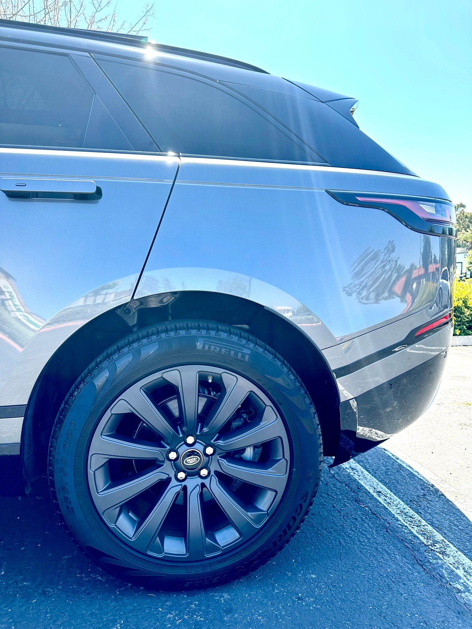 2019 Land Rover Range Rover Velar - Excellent 2019 Range Rover Velar 250 R Dynamic - Used - VIN SALYL2EX4KA215527 - 25,000 Miles - 6 cyl - 4WD - Automatic - SUV - Gray - Irvine, CA 92618, United States