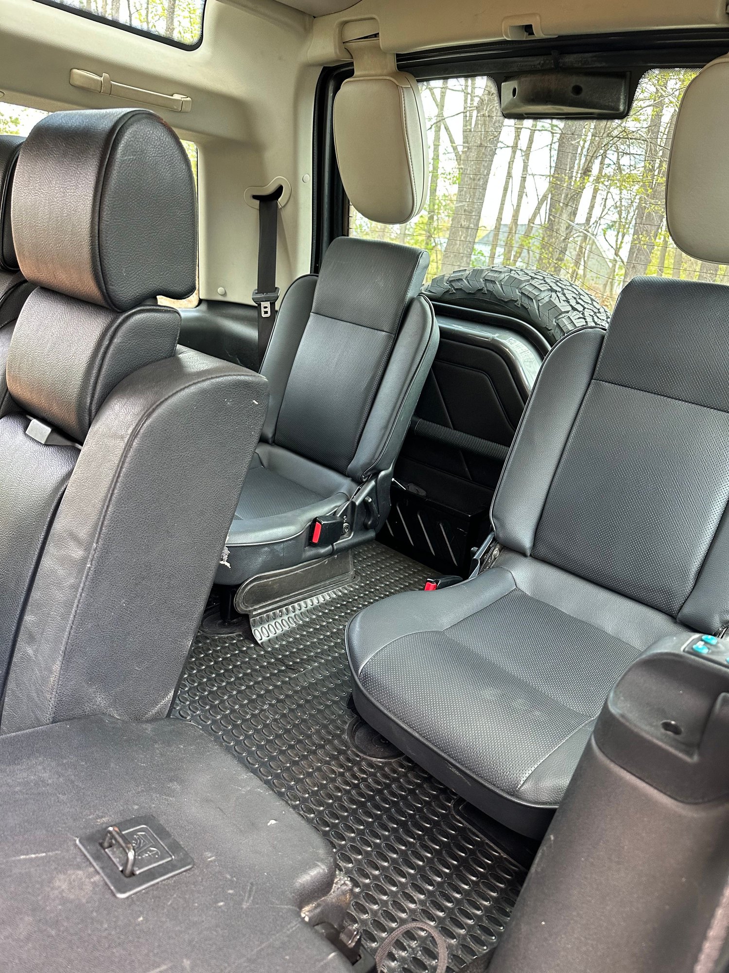 2003 Land Rover Discovery - 2003 Discovery 2 SE7 - Used - VIN SALTW16423A814573 - 120,546 Miles - 8 cyl - 4WD - Automatic - SUV - Gray - Hudson, MA 01749, United States