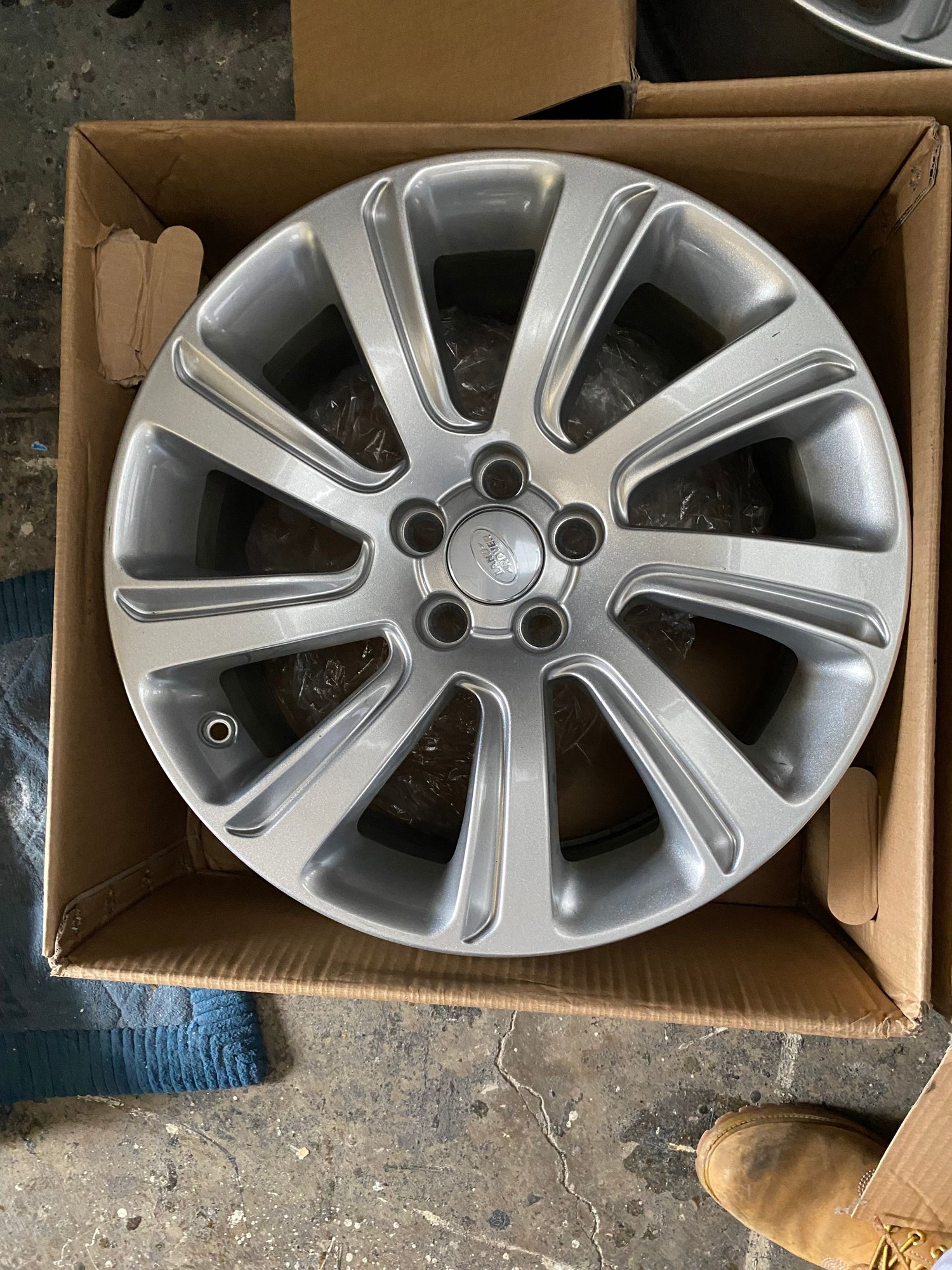 Wheels and Tires/Axles - I have two sets of Land Rover rims for sale in Dallas,TX - Used - All Years  All Models - Dallas, TX 75229, United States