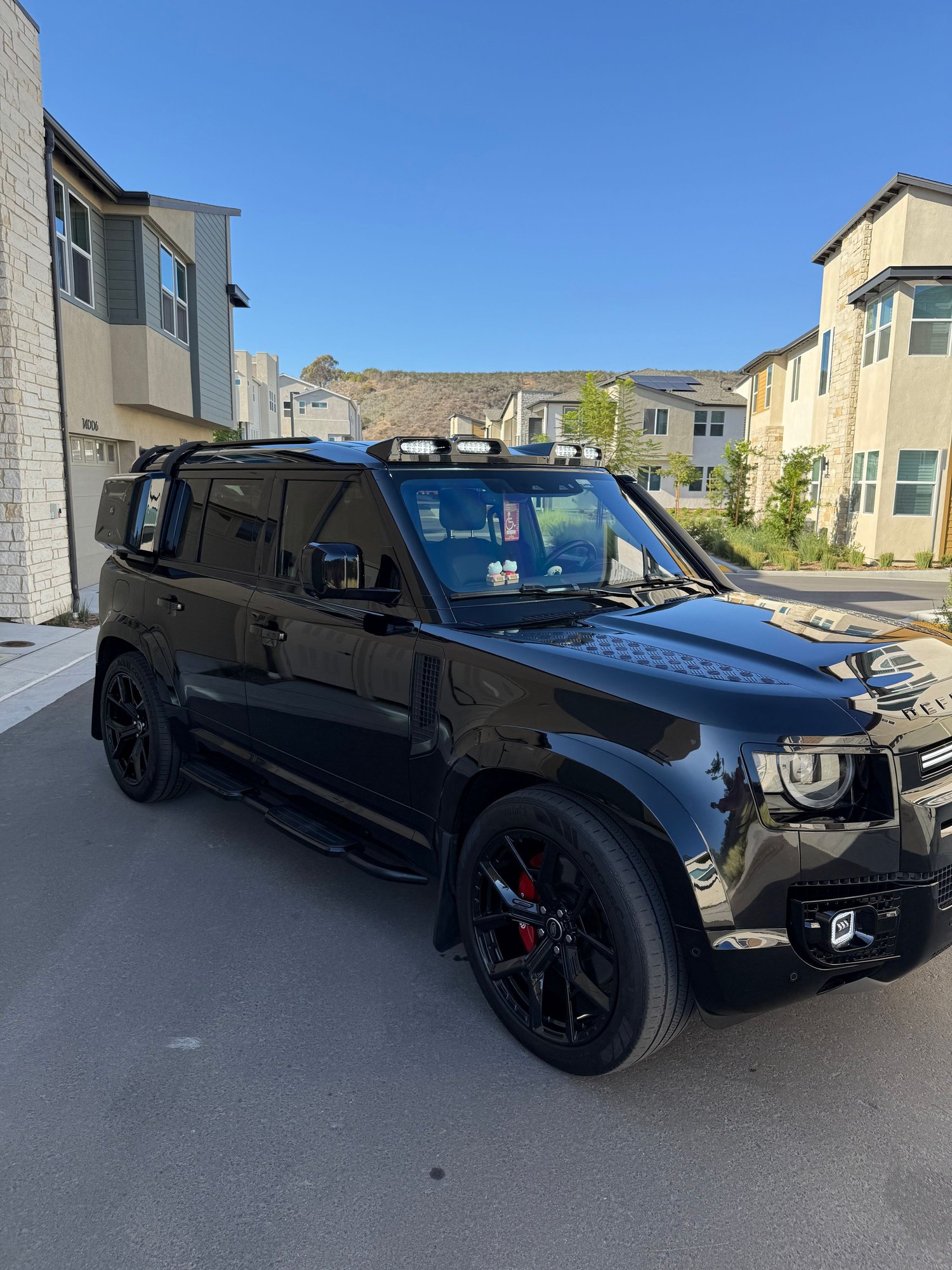 2022 Land Rover Defender - 2022 Land Rover Defender 110 • HSE Sport Utility 4D - Used - VIN SALE3ERU8N2087263 - 56,000 Miles - 6 cyl - AWD - Automatic - SUV - Black - San Diego, CA 92126, United States