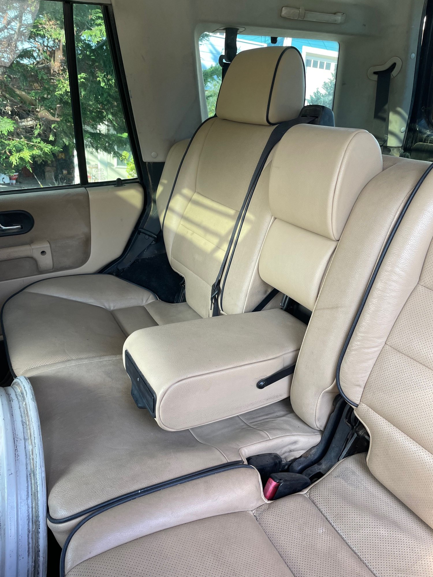2004 Land Rover Discovery - 2004 Land Rover Discovery 2 SE7 Sport Utility 4WD - Used - VIN SALTW19404A839324 - 197,144 Miles - 8 cyl - 4WD - Automatic - SUV - Black - Pacifica, CA 94044, United States