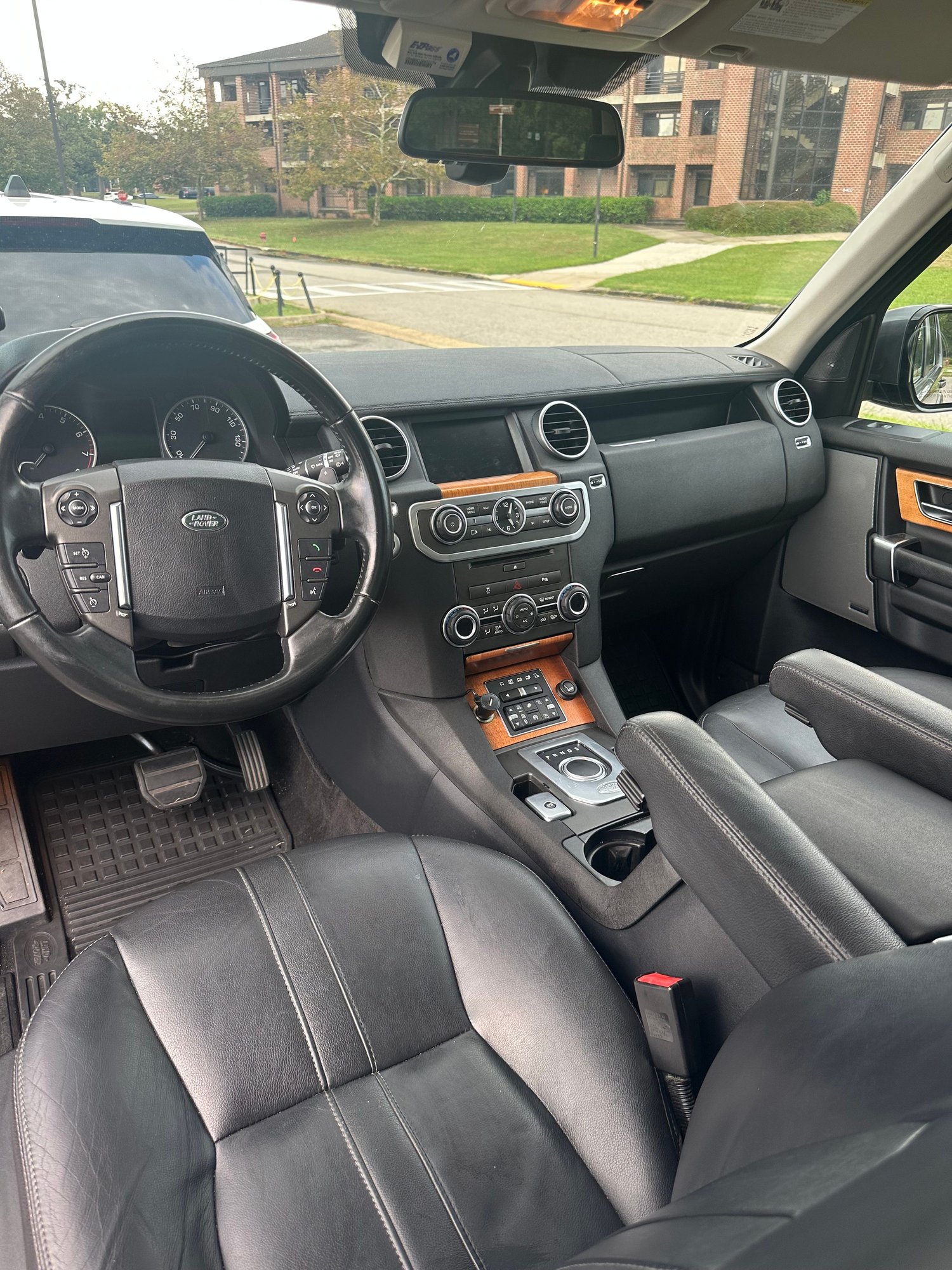 2015 Land Rover LR4 - 2015 LR4 W/ 500 miles on new engine - Used - VIN SALAG2V65FA761675 - 103,000 Miles - 6 cyl - 4WD - Automatic - SUV - Gray - Centerport, NY 11721, United States