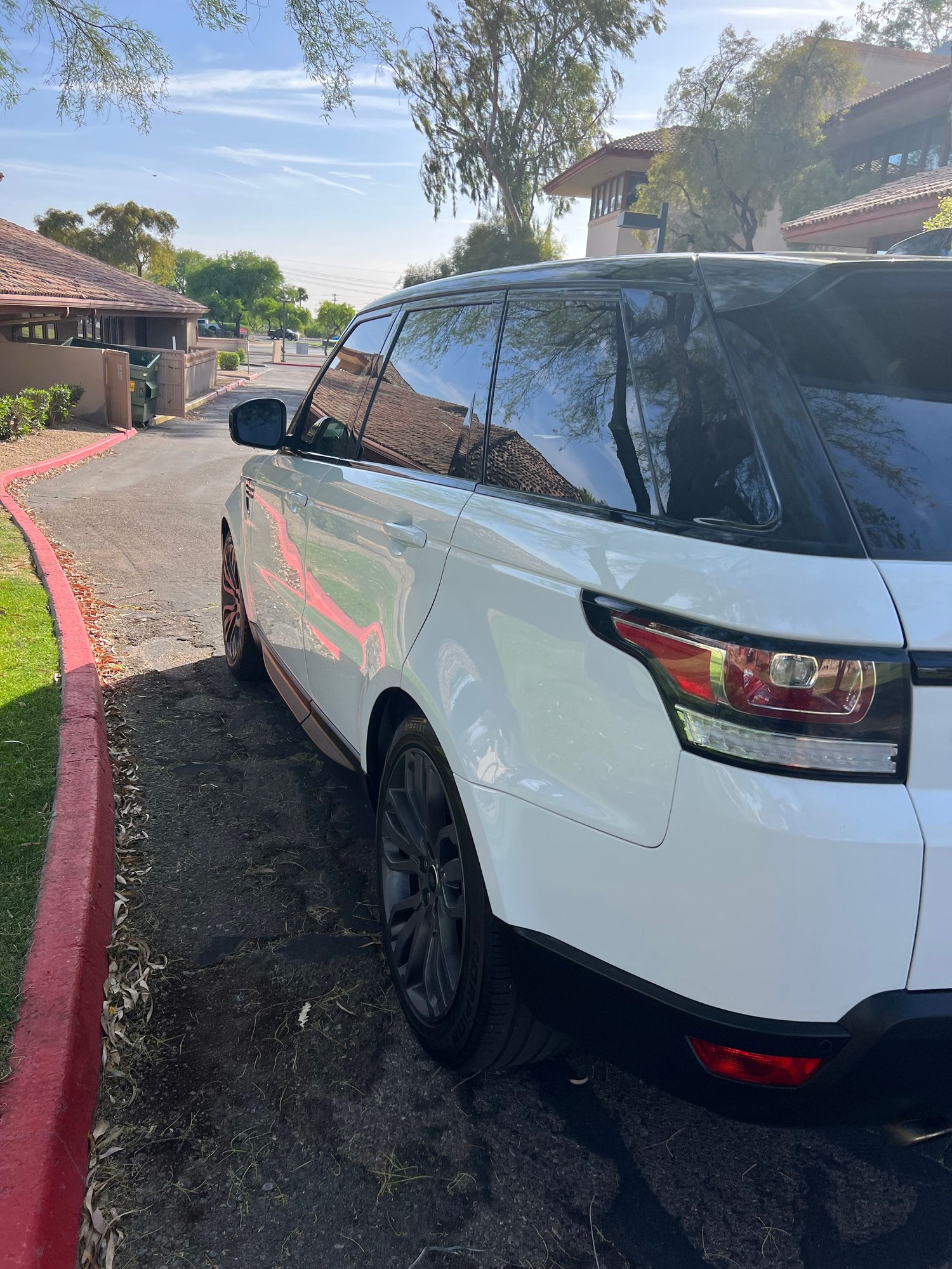 2017 Land Rover Range Rover Sport - 2017 Range Rover Sport Supercharged Dynamic 5.0L - Used - VIN SALWR2FE3HA148494 - 46,000 Miles - 4WD - Automatic - SUV - White - Phoenix, AZ 85018, United States