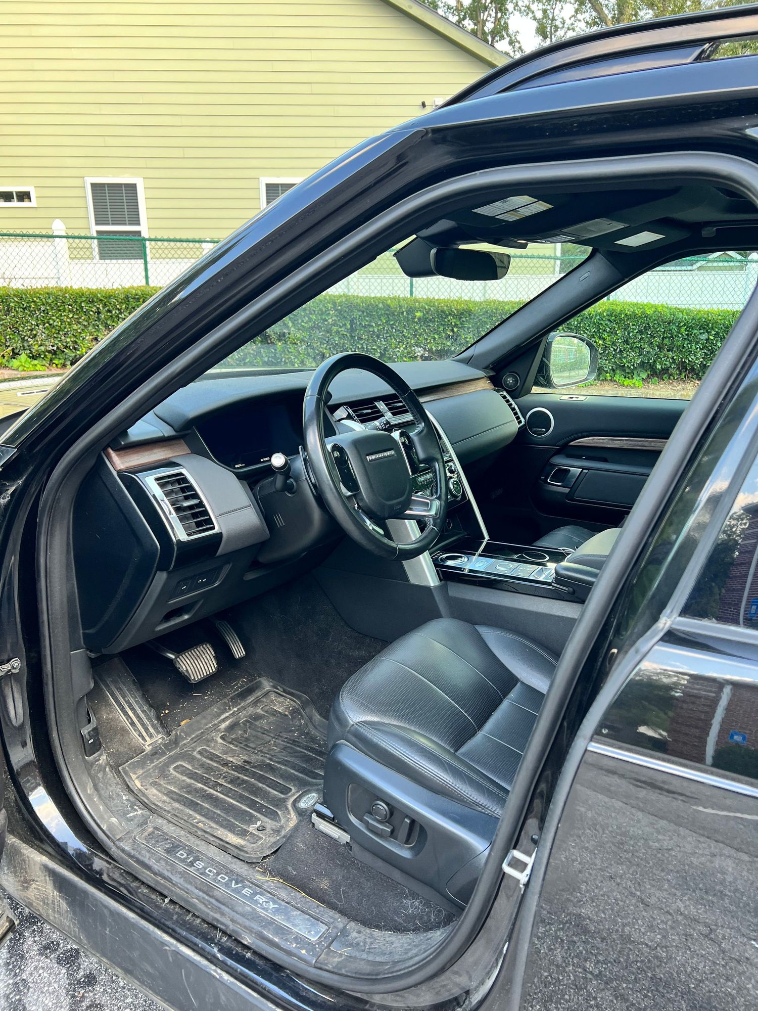 2019 Land Rover Discovery - '19 Discovery TD6 HSE 83k miles - Used - VIN SALRR2RKXKA085285 - 84,000 Miles - 6 cyl - AWD - Automatic - SUV - Black - Atlanta, GA 30310, United States