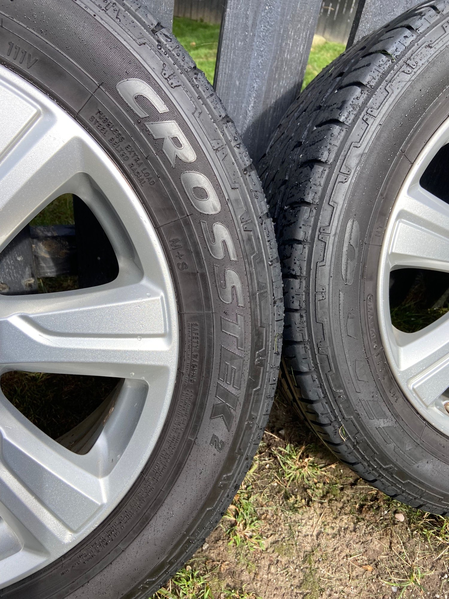 Wheels and Tires/Axles - LR4 - Factory rims/tires & TPMS sensors - Used - 2014 to 2016 Land Rover LR4 - Buffalo, NY 14222, United States