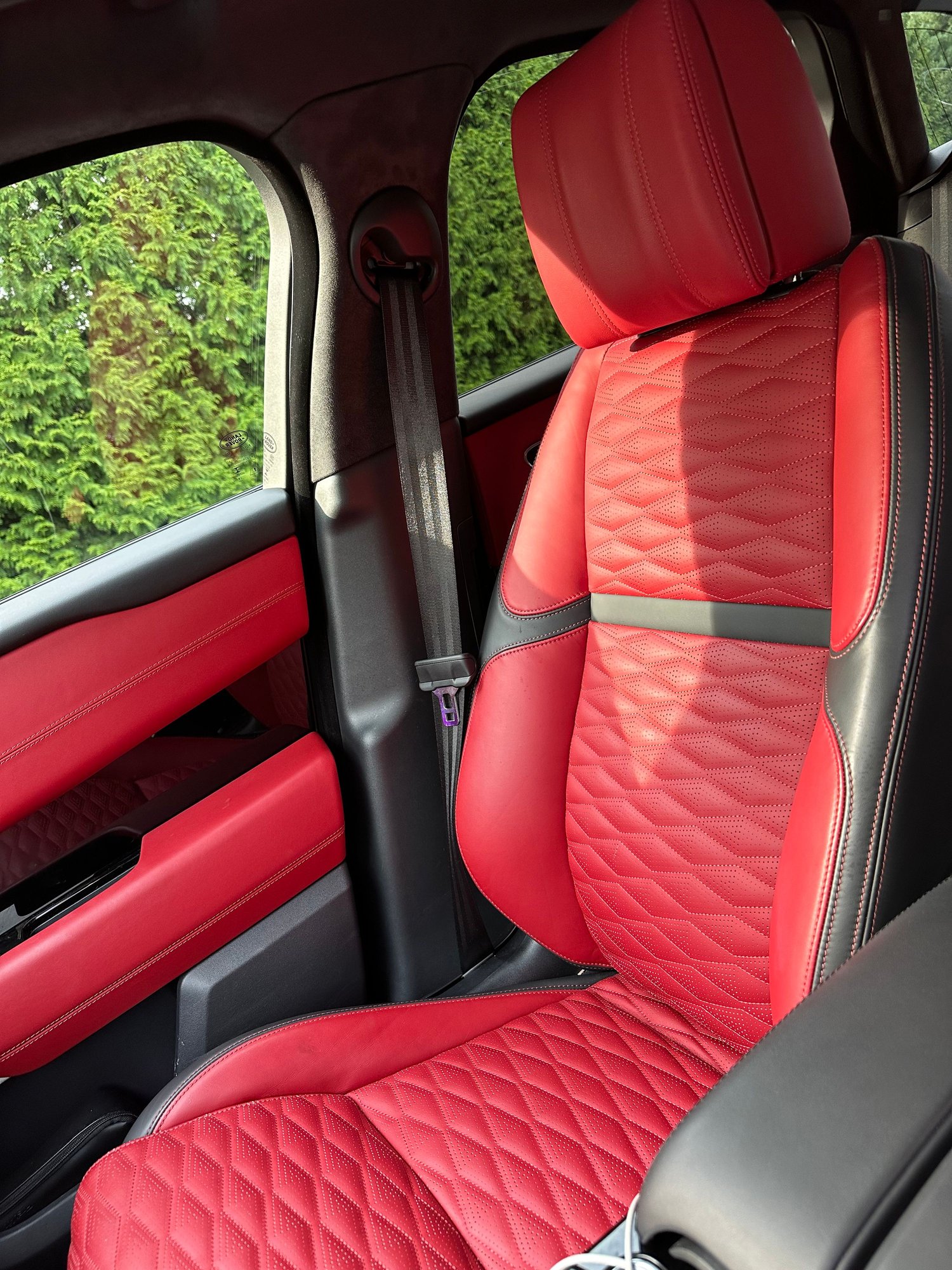 2020 Land Rover Range Rover Velar - RARE 2020 VELAR SVAutobiography for sale by owner - Used - VIN SALYU2EEXLA267628 - 36,500 Miles - 8 cyl - AWD - Automatic - SUV - White - Reisterstown, MD 21136, United States