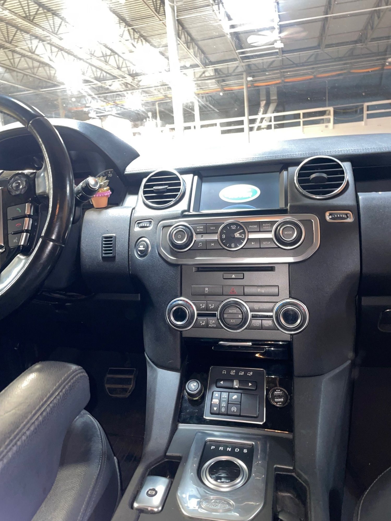 2014 Land Rover LR4 - Well Maintained 2014 LR4 HSE - 92,400 Miles - Used - VIN SALAG2V66EA729087 - 92,400 Miles - Automatic - Black - Charlotte, NC 28208, United States