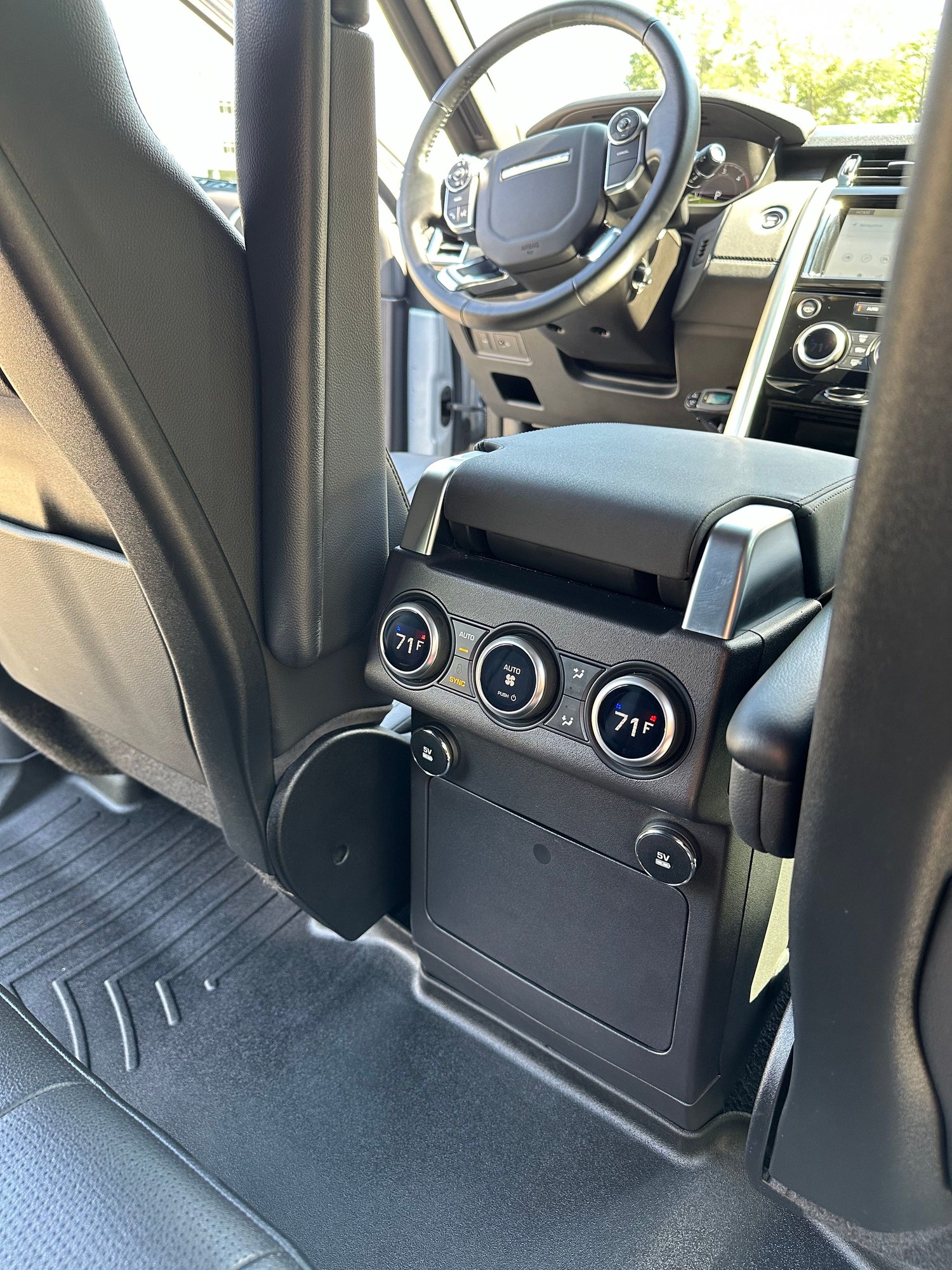 2018 Land Rover Discovery - Immaculate 2018 Discovery 5 HSE TD6! - Used - VIN SALGV2RE6JA514370 - 36,600 Miles - 6 cyl - 4WD - Automatic - SUV - Silver - West Point, NY 10996, United States