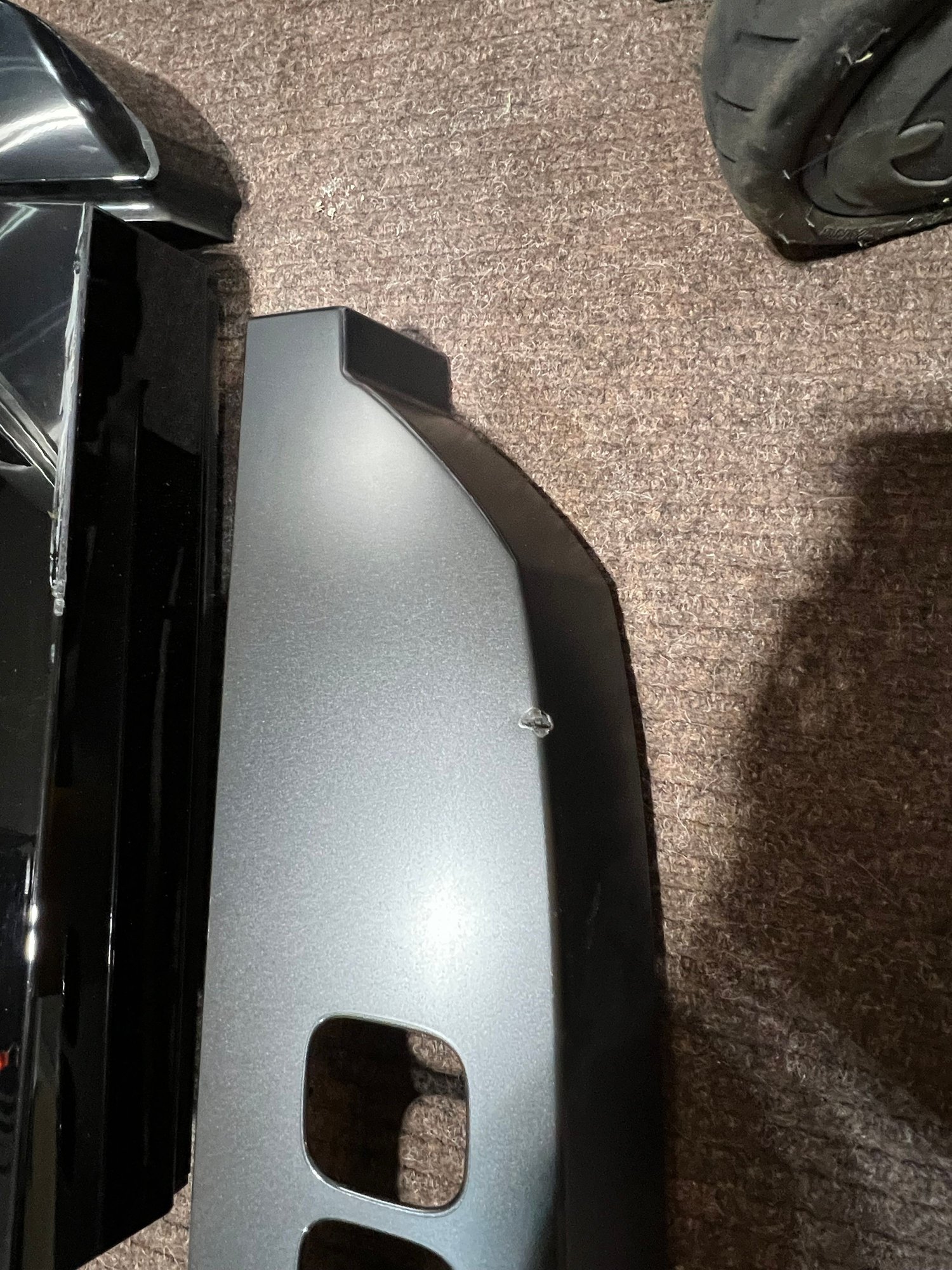 Exterior Body Parts - Defender 110 - Free spoiler, rear trim panel and taillight surround - Used - 2023 Any Make All Models - Downers Grove, IL 60515, United States
