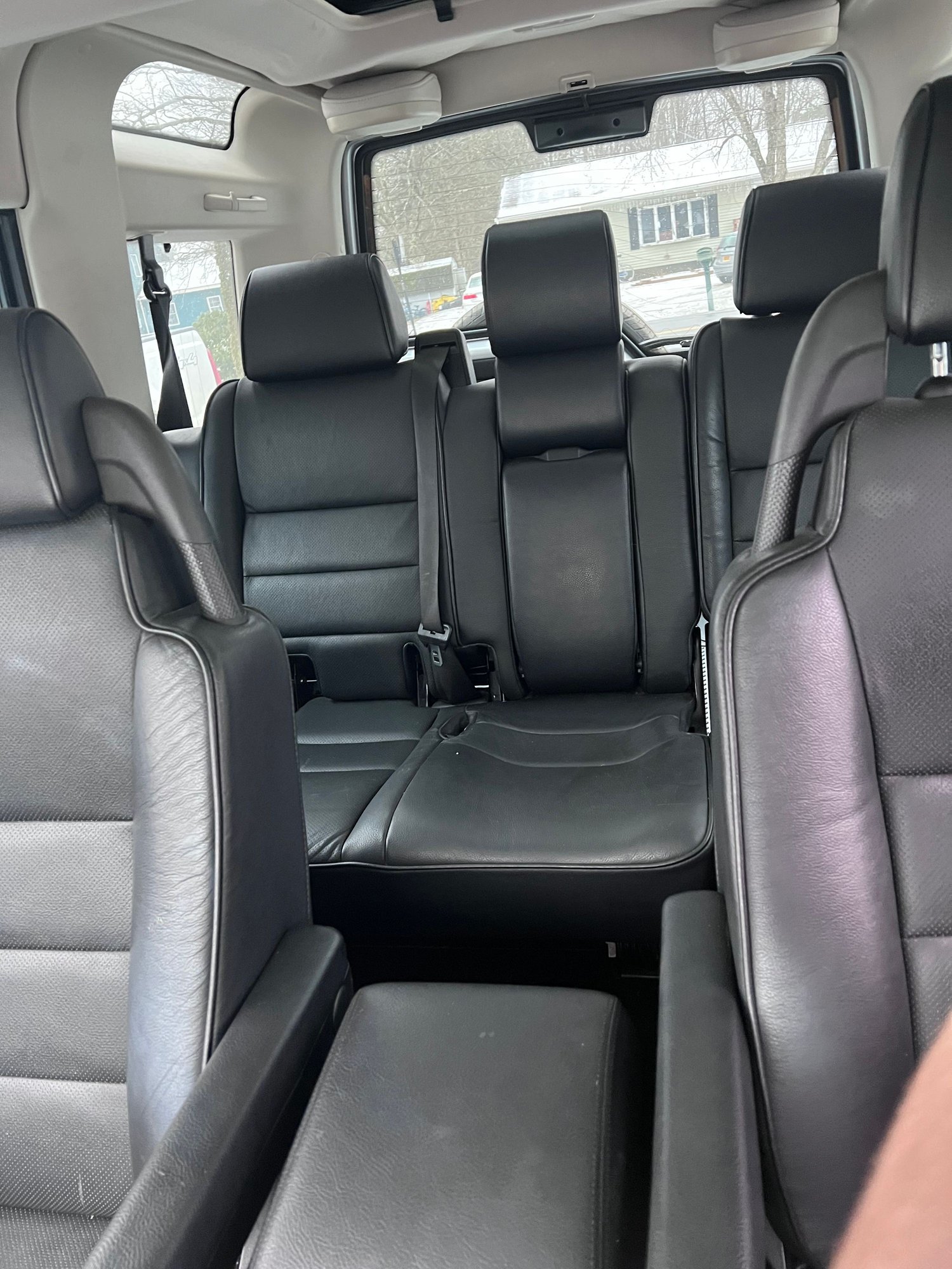 2004 Land Rover Discovery - 2004 Land Rover Discovery (Blown Head Gasket) - Used - VIN SALTW19424A865987 - 87,000 Miles - 8 cyl - AWD - Automatic - SUV - Silver - Gansevoort, NY 12831, United States