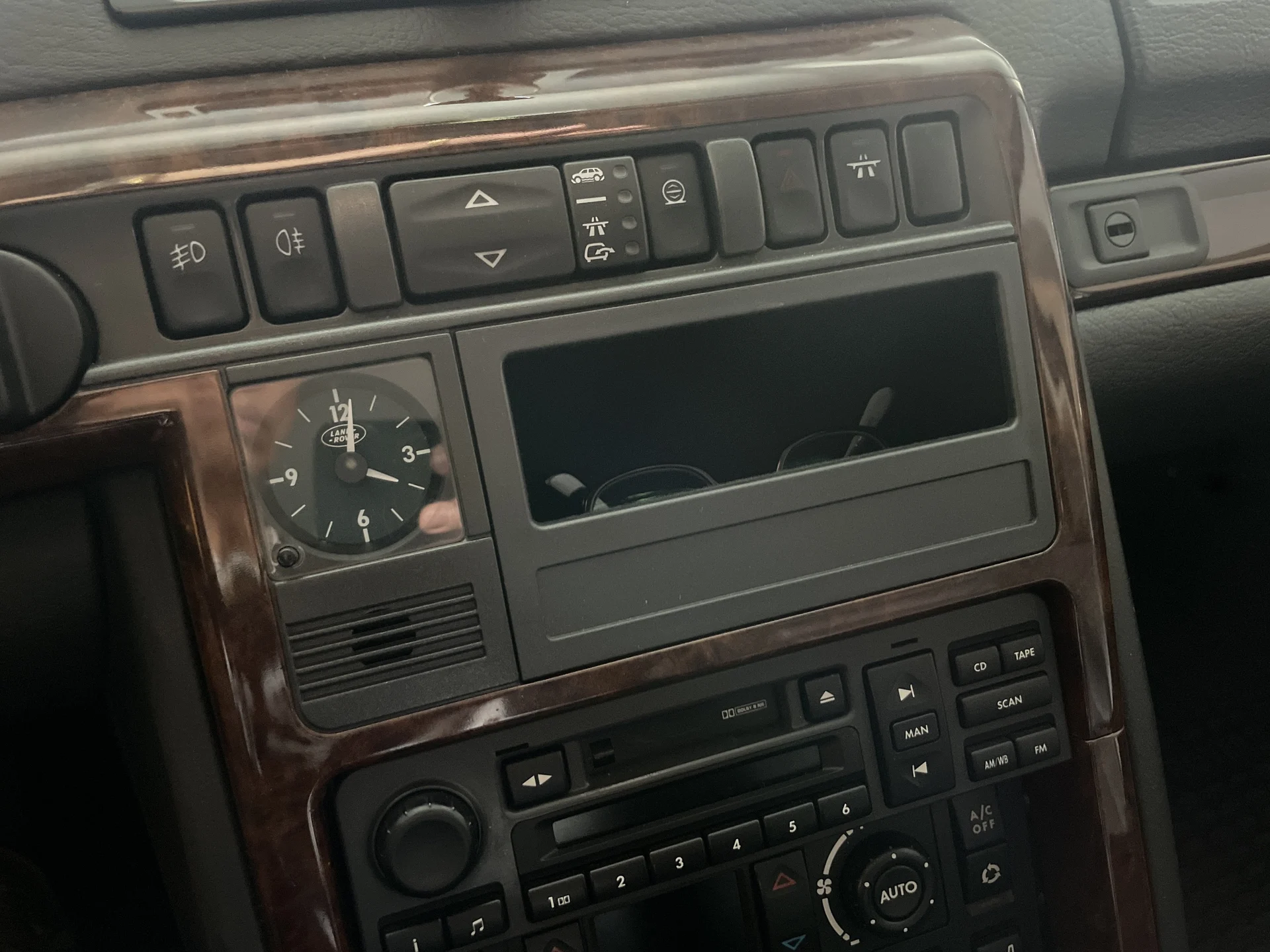 Interior/Upholstery - ISO P38 Sat NAV cubby replacement - New or Used - 1996 to 2002 Land Rover Range Rover - Nyc, NY 10023, United States
