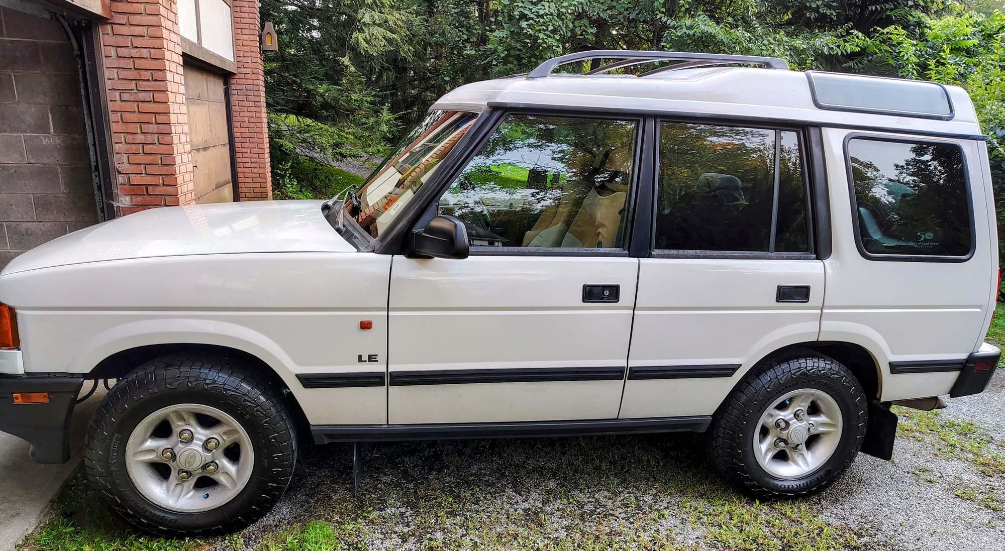 1998 Land Rover Discovery - 1998 discovery 1 no rust well sorted - Used - VIN Saljy1248wa790534 - 182,250 Miles - 8 cyl - 4WD - Automatic - SUV - White - Wellsburg, WV 26070, United States
