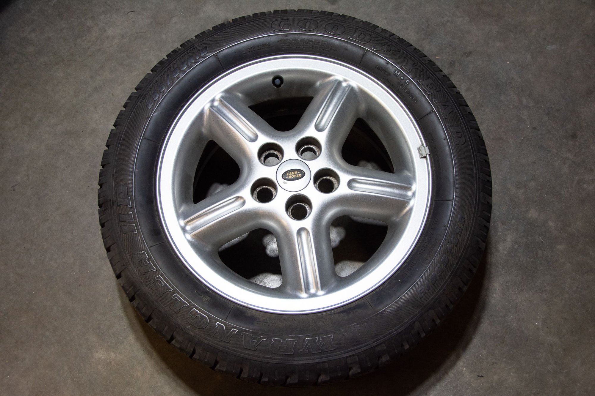 Wheels and Tires/Axles - Land Rover Discovery 2 Wheels and Tires - Used - 2002 to 2003 Land Rover Discovery - Bainbridge Island, WA 98110, United States