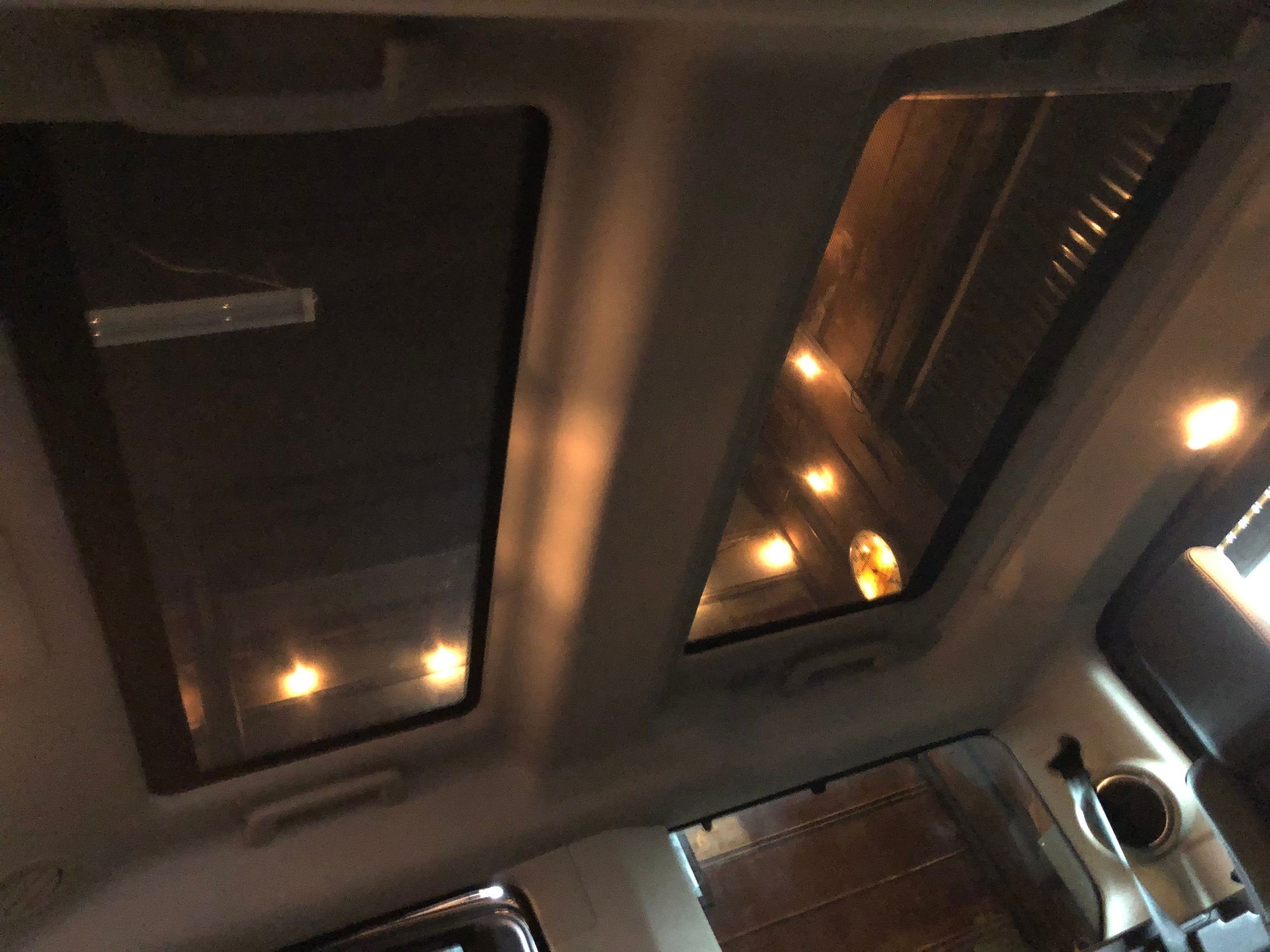 2010 Land Rover LR4 - 2010 Land Rover LR4 Lux plus HD package - very low miles - $21,500 obo - Used - VIN SALAK2D41AA539013 - 8 cyl - AWD - Automatic - SUV - Black - Chattanooga, TN 37353, United States