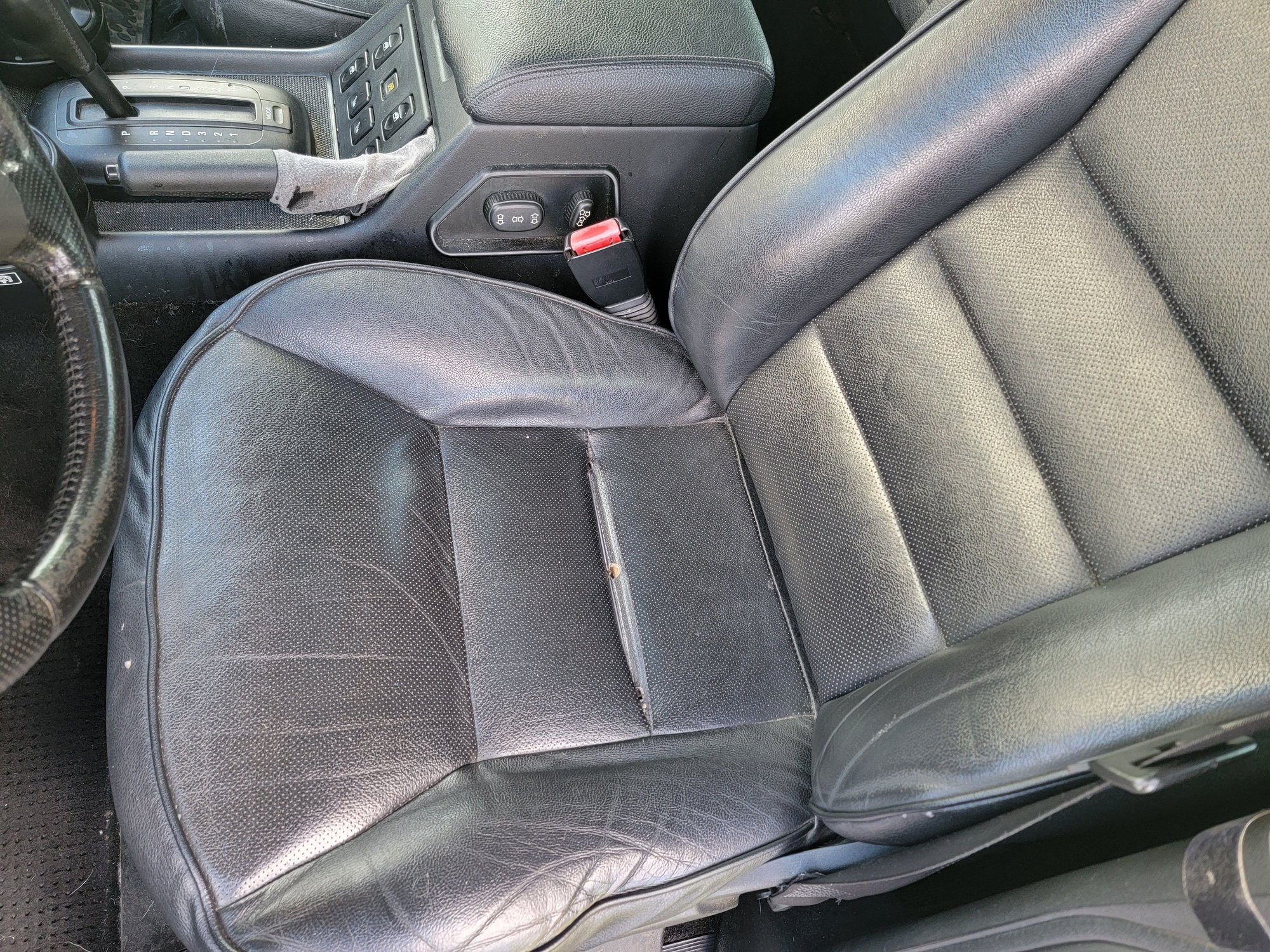 2004 Land Rover Discovery - 2004 Discovery II SE7 - Very Good Condition - Used - VIN SALTW19464A855818 - 118,937 Miles - 8 cyl - 4WD - Automatic - SUV - Black - Albany, NY 12110, United States