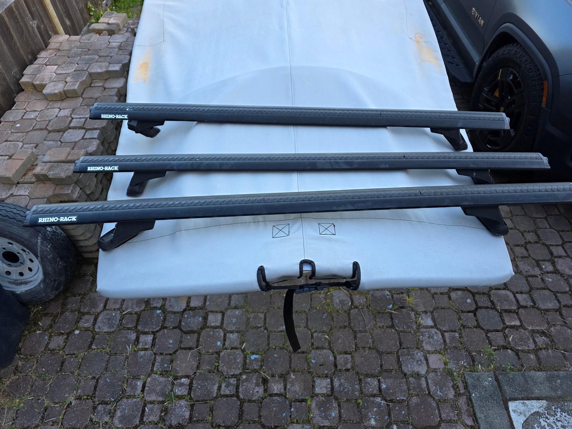 Accessories - Rhino Rack Vortex Aero Crossbar set (x3) for L663, other vehicles - Used - All Years Any Make All Models - Vashon, WA 98070, United States