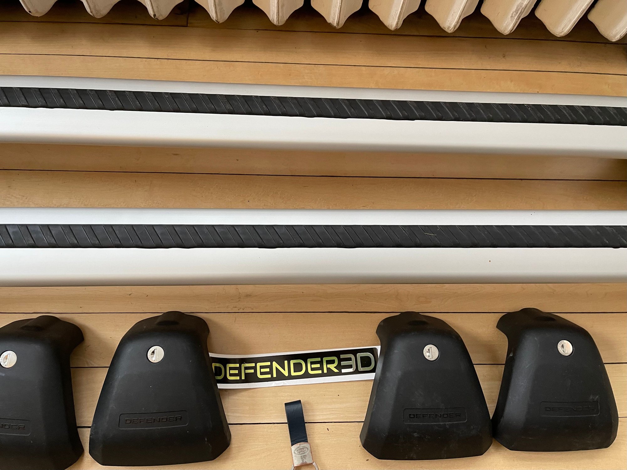 Exterior Body Parts - New Defender Roof Crossbars for 90 & 110 - Used - 2020 to 2022 Land Rover Defender - Chicago, IL 60625, United States