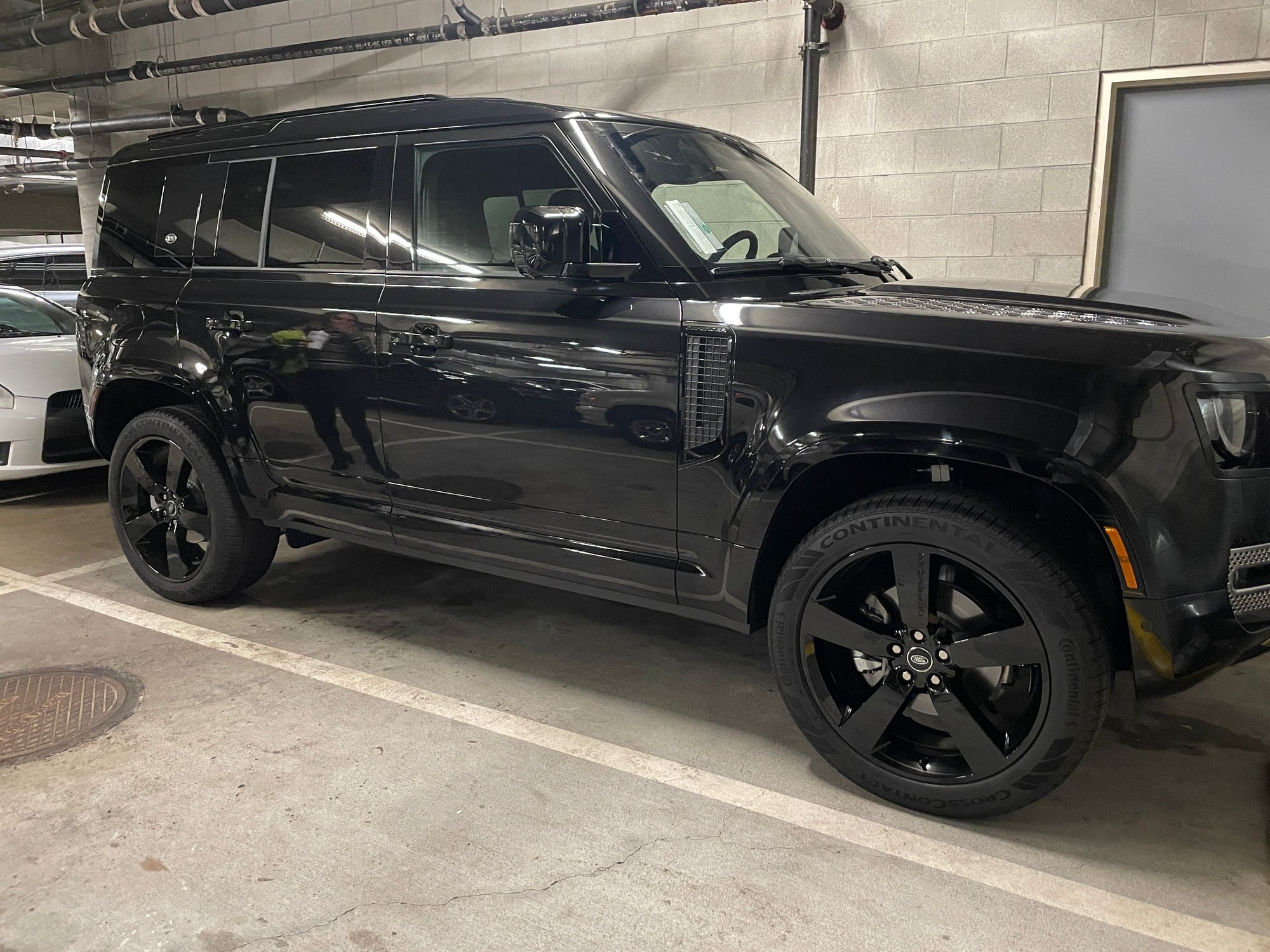 2022 Land Rover Defender - 2022 Defender 110 - Used - VIN 11111111 - 1,500 Miles - 4 cyl - AWD - Automatic - SUV - Black - San Diego, CA 92101, United States
