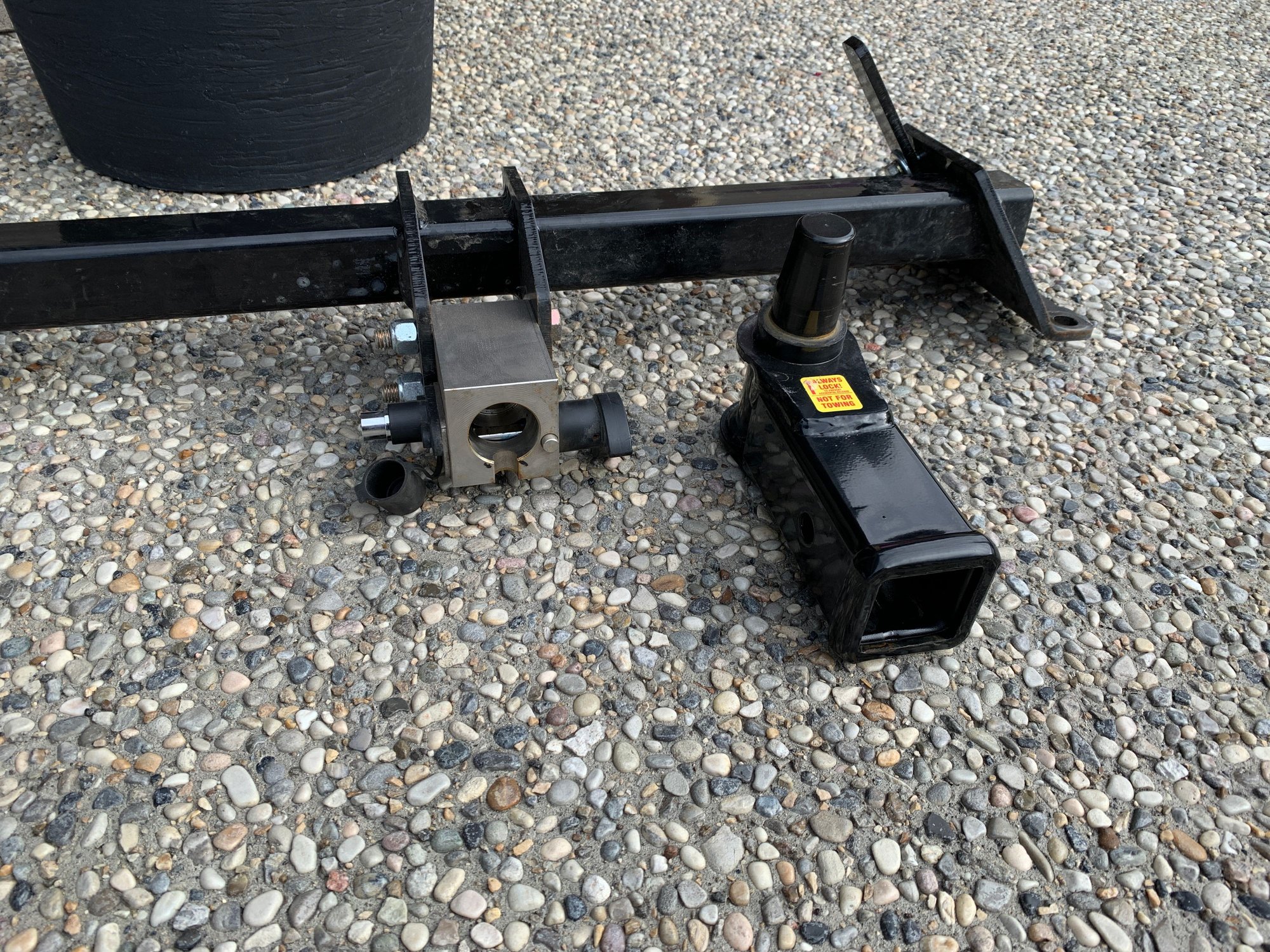 Miscellaneous - FS (Edmonton, Canada): Stealth Hitch rack for Velar (rack only) - Used - 2018 to 2022 Land Rover Range Rover Velar - Edmonton, AB T6R3L6, Canada