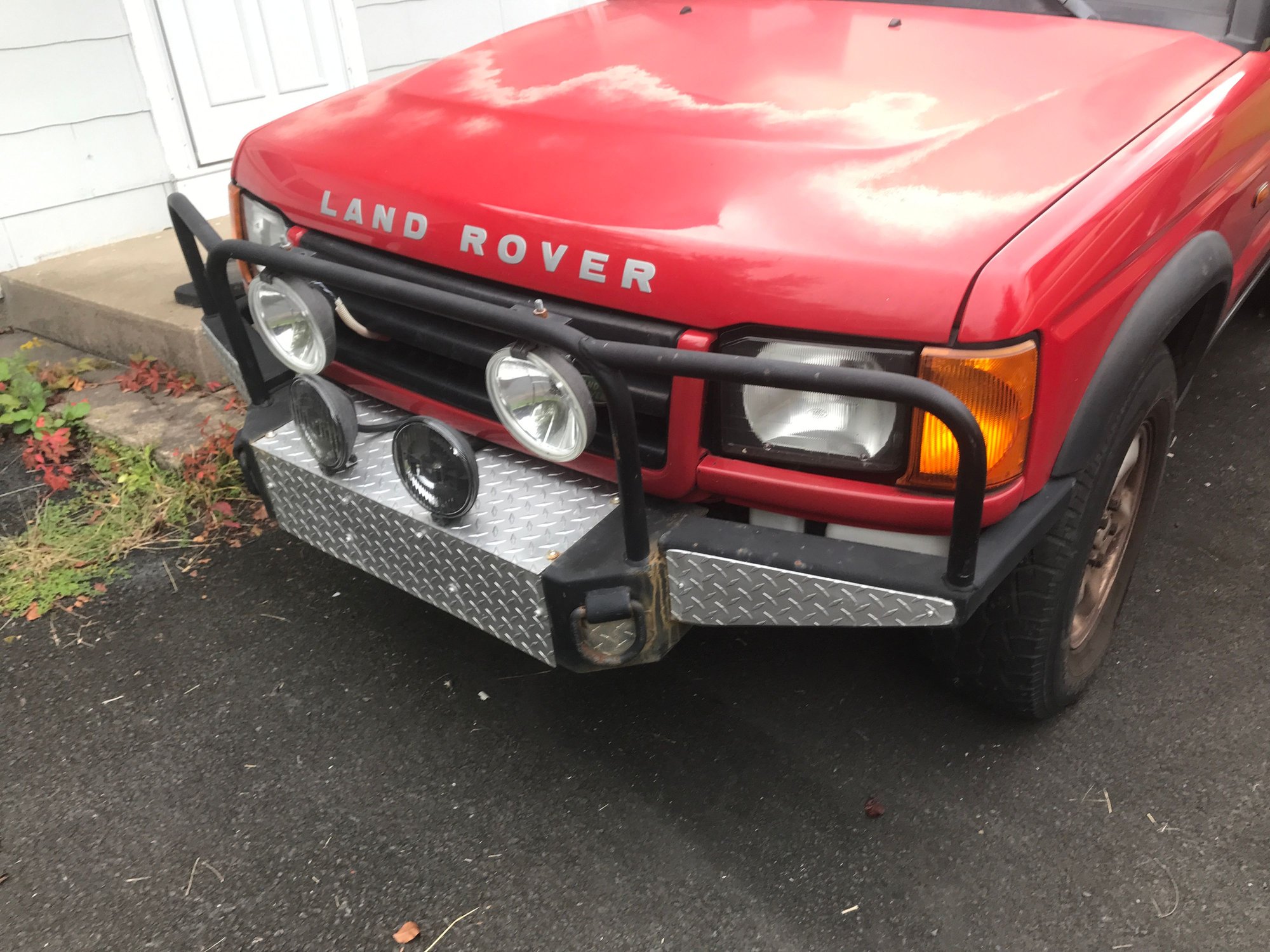 2000 Land Rover Discovery - 2000 & 2004 Discovery II for sale - Used - VIN SALTY1243YA260712 - 192,340 Miles - 8 cyl - 4WD - Automatic - SUV - Red - Auburn, PA 17922, United States